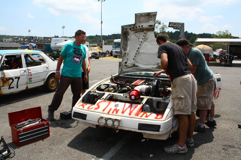 Illustration for article titled The 24 Hours Of LeMons New England 2009 Über Gallery, Part 2